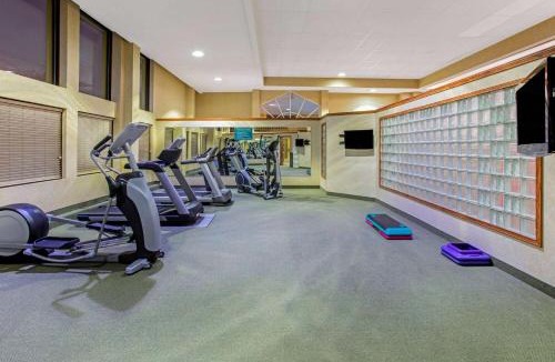 Appleton Hotel | La Quinta by Wyndham Appleton College Avenue
