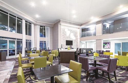 Austin Hotel | La Quinta by Wyndham Austin Airport