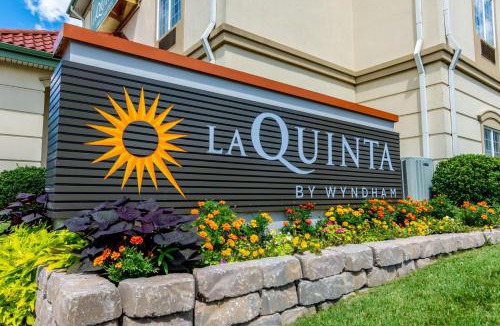 Bentonville Hotel | La Quinta by Wyndham Bentonville