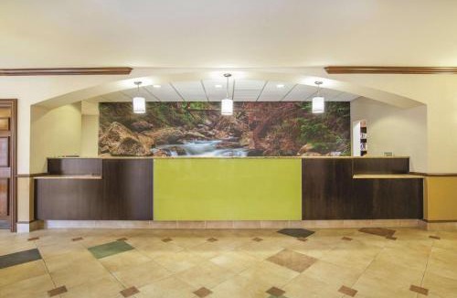 Bentonville Hotel | La Quinta by Wyndham Bentonville