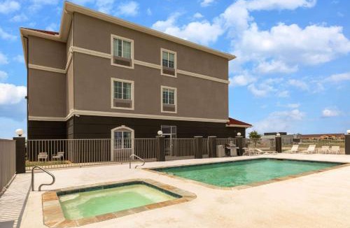 Bridgeport Hotel | La Quinta by Wyndham Bridgeport