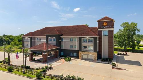 Brookshire Hotel | La Quinta by Wyndham Brookshire West Katy