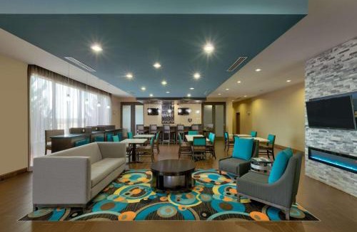 Clinton Hotel | La Quinta by Wyndham Clinton Historic Route 66
