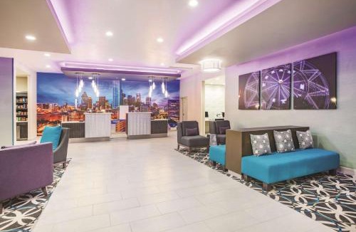 The Colony Hotel | La Quinta by Wyndham Dallas Plano - The Colony