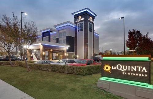 Dallas Hotel | La Quinta by Wyndham Dallas Love Field