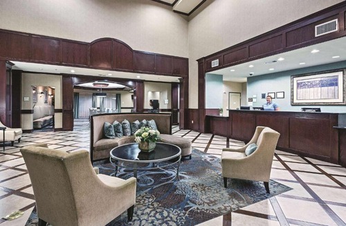 Euless Hotel | La Quinta by Wyndham DFW Airport West - Euless