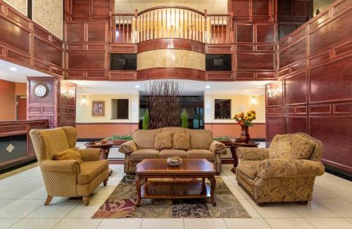 Dodge City Hotel | La Quinta by Wyndham Dodge City