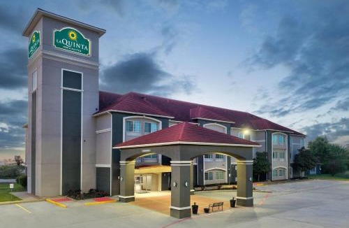 Fairfield Hotel | La Quinta by Wyndham Fairfield TX