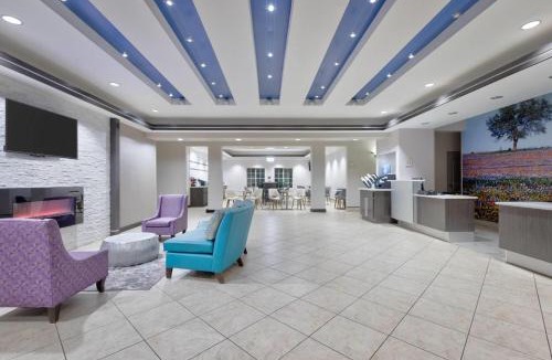 Fairfield Hotel | La Quinta by Wyndham Fairfield TX