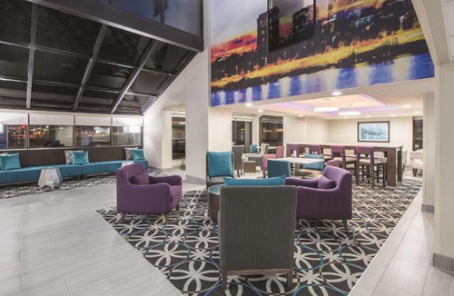 Festus Hotel | La Quinta by Wyndham Festus - St. Louis South