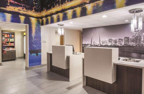 Festus Hotel | La Quinta by Wyndham Festus - St. Louis South