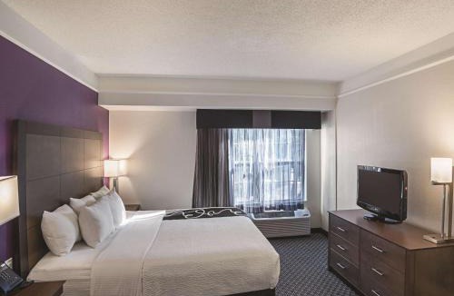 Woodlands Village Hotel | La Quinta by Wyndham Flagstaff