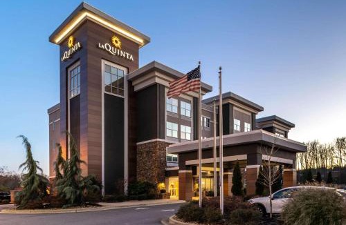 Forsyth Hotel | La Quinta by Wyndham Forsyth