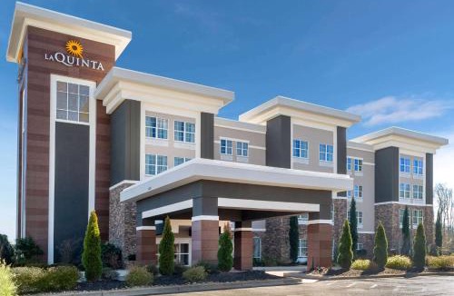 Forsyth Hotel | La Quinta by Wyndham Forsyth