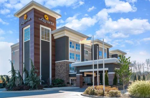 Forsyth Hotel | La Quinta by Wyndham Forsyth
