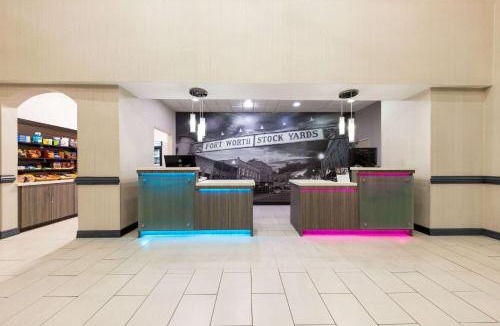 Forest Hill Hotel | La Quinta by Wyndham Ft. Worth - Forest Hill, TX
