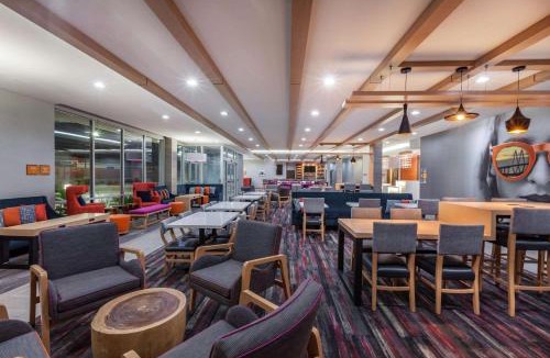 Channelview Hotel | La Quinta by Wyndham Houston East at Sheldon Rd