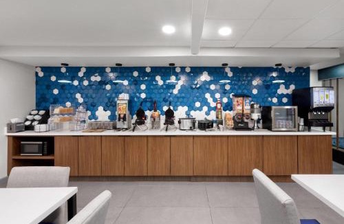Stafford Hotel | La Quinta by Wyndham Houston Stafford Sugarland