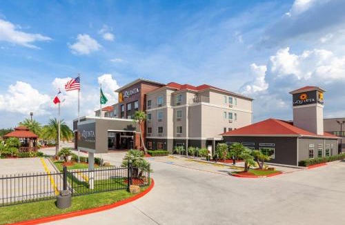 Northeast Houston Hotel | La Quinta by Wyndham Houston Channelview