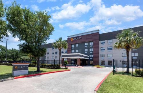 Brookhollow Hotel | La Quinta by Wyndham Houston NW Brookhollow