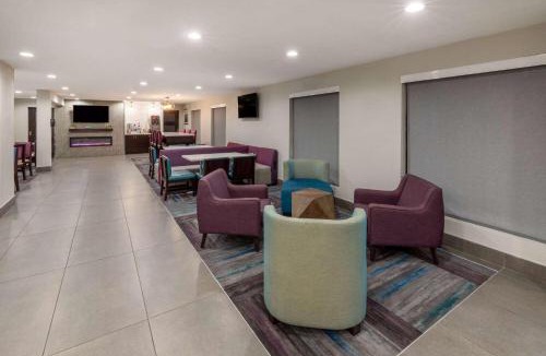 Brookhollow Hotel | La Quinta by Wyndham Houston NW Brookhollow