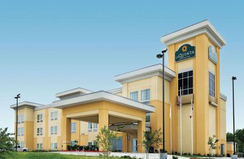 Karnes City Hotel | La Quinta by Wyndham Karnes City - Kenedy