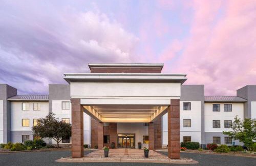 Kokomo Hotel | La Quinta by Wyndham Kokomo