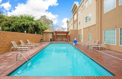 Westlake Hotel | La Quinta by Wyndham Lake Charles - Westlake