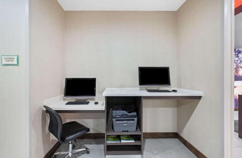 Westlake Hotel | La Quinta by Wyndham Lake Charles - Westlake