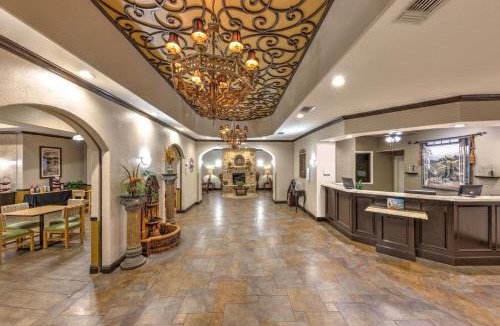 Marble Falls Hotel | La Quinta by Wyndham Marble Falls