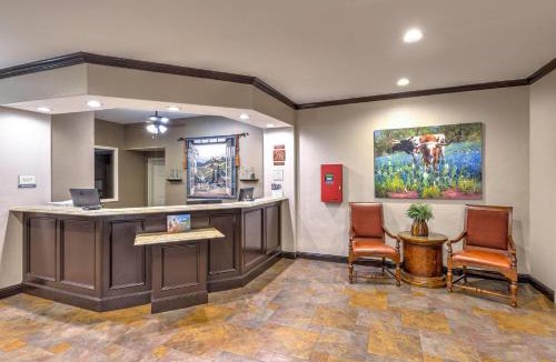 Marble Falls Hotel | La Quinta by Wyndham Marble Falls
