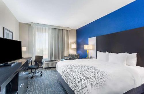 Odessa Hotel | La Quinta by Wyndham Odessa North - Sienna Tower