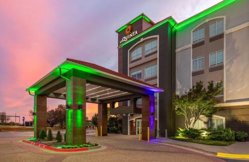 Moore Hotel | La Quinta by Wyndham Oklahoma City - Moore