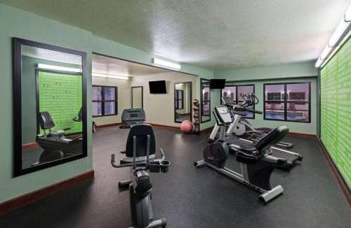 Olathe Hotel | La Quinta by Wyndham Olathe