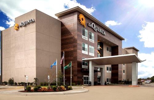 Owasso Hotel | La Quinta by Wyndham Owasso
