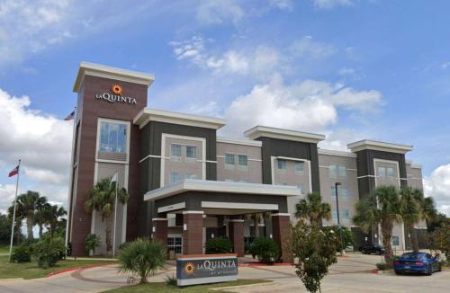 Pearsall Hotel | La Quinta by Wyndham Pearsall