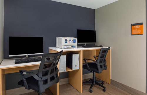 Perry Hotel | La Quinta by Wyndham Perry