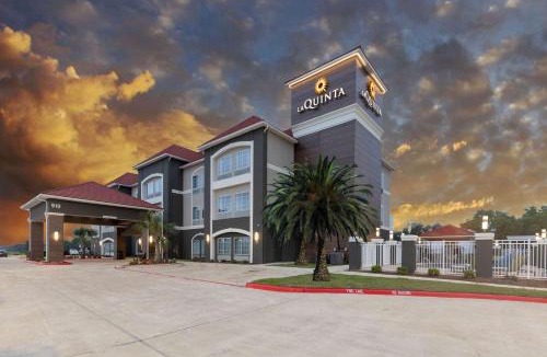 Port Lavaca Hotel | La Quinta by Wyndham Port Lavaca