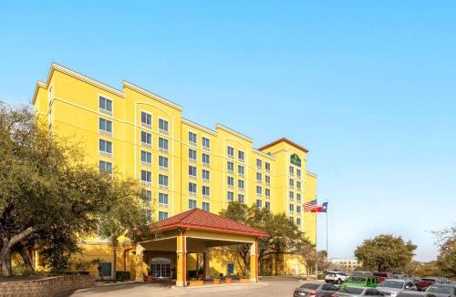 Medical Center District Hotel | La Quinta by Wyndham San Antonio Medical Ctr. NW