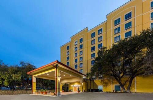 Medical Center District Hotel | La Quinta by Wyndham San Antonio Medical Ctr. NW