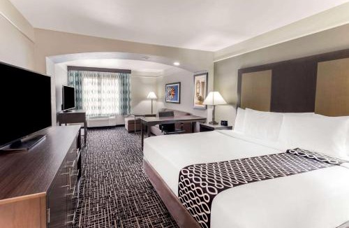 Seguin Hotel | La Quinta by Wyndham Seguin