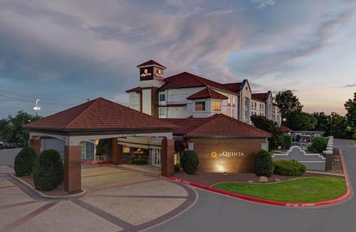 Sherman Hotel | La Quinta by Wyndham Sherman