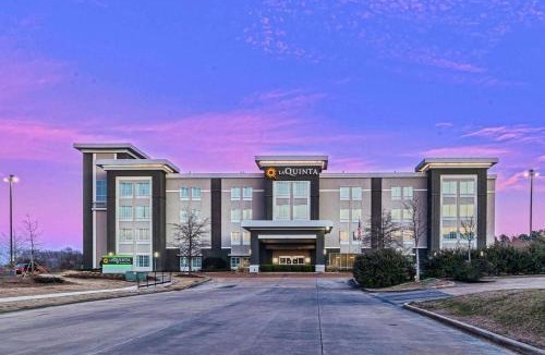 Starkville Hotel | La Quinta by Wyndham Starkville at MSU