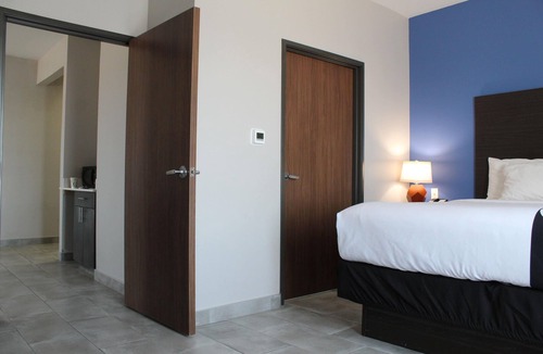 Schertz Hotel | La Quinta Inn and Suites by Wyndham Schertz-San Antonio-Selma
