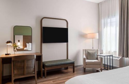 Lincoln Hotel | La Quinta Inn and Suites by Wyndham Lincoln