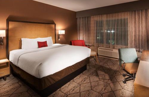 Northwest Corpus Christi Hotel | La Quinta Inn and Suites by Wyndham Corpus Christi I-37 NW