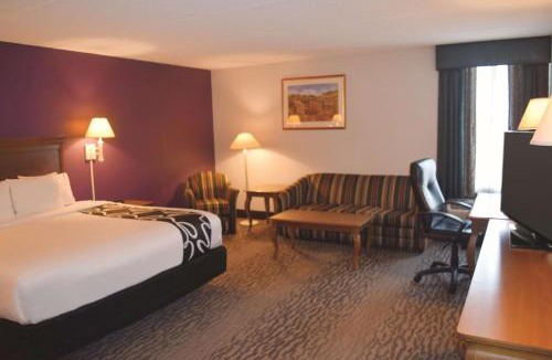Johnson City Hotel | La Quinta Inn by Wyndham Binghamton - Johnson City