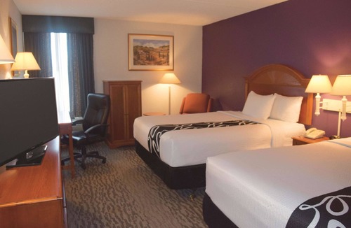 Johnson City Hotel | La Quinta Inn by Wyndham Binghamton - Johnson City