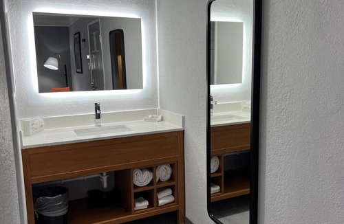 Champaign Hotel | La Quinta Inn by Wyndham Champaign