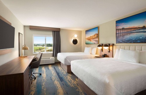 Dentsville Hotel | La Quinta Inn by Wyndham Columbia NE/Fort Jackson